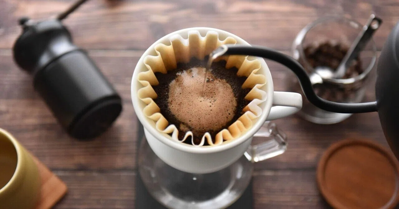 バリスタによるハンドドリップのデモンストレーション